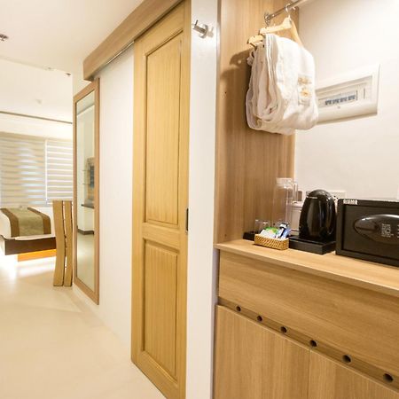 Commander Suites De Boracay Manoc-Manoc Værelse billede